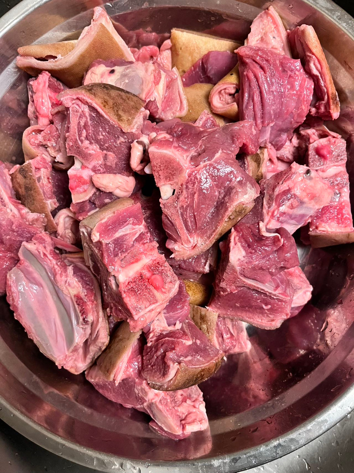 ❄️【Local】5 pounds of fresh black goat with skin cut into pieces