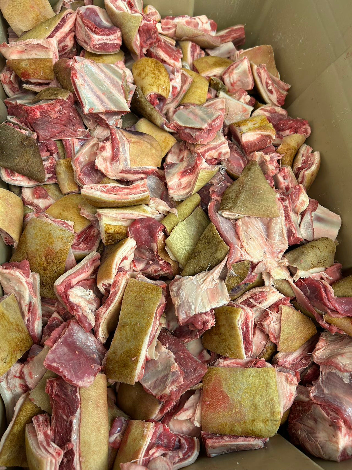 ❄️【Local】5 pounds of fresh black goat with skin cut into pieces